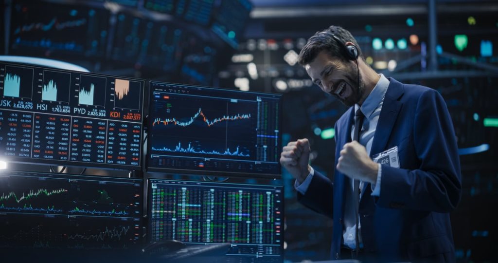 Is It a Good Idea to Purchase Palantir Stock Before the Q4 Report?