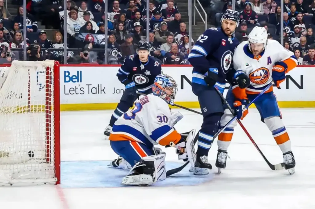 Islanders' defense falters in tough away defeat against Jets