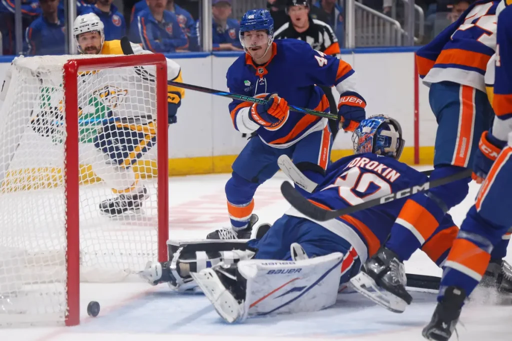 Islanders squander promising beginning in messy defeat to Predators