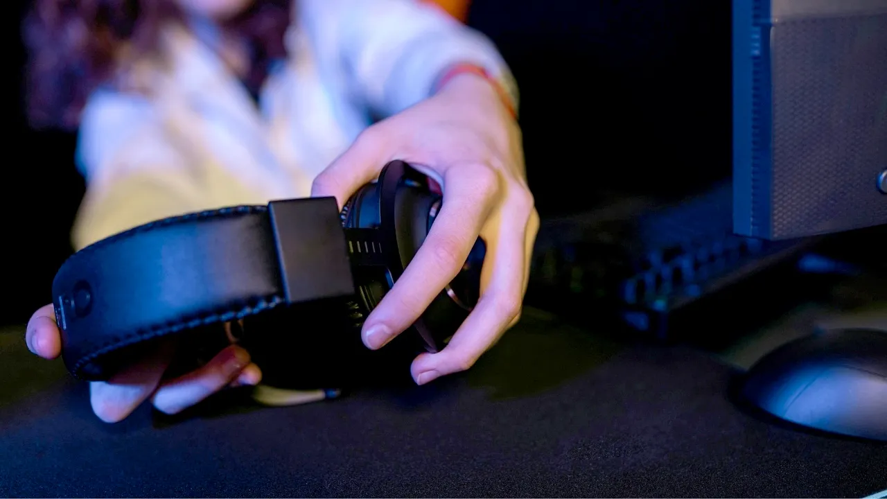 Issues with Google Fast Pair WhisperPair enable Bluetooth device takeover