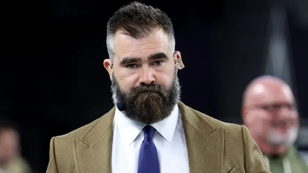 Jason Kelce states that Eagles players are responsible for offensive problems.