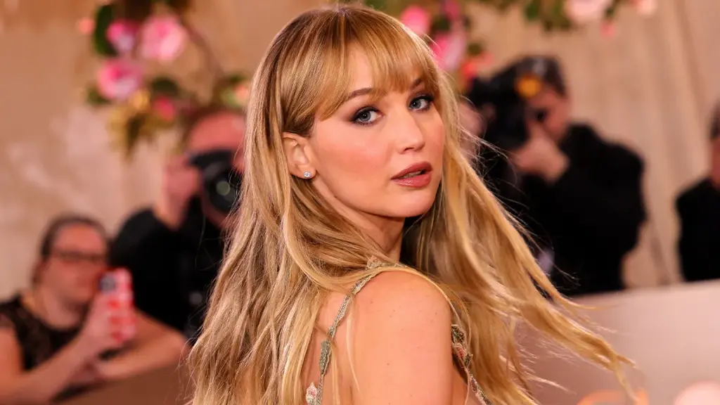 Jennifer Lawrence sees herself as a stay-at-home mom even with her acting career