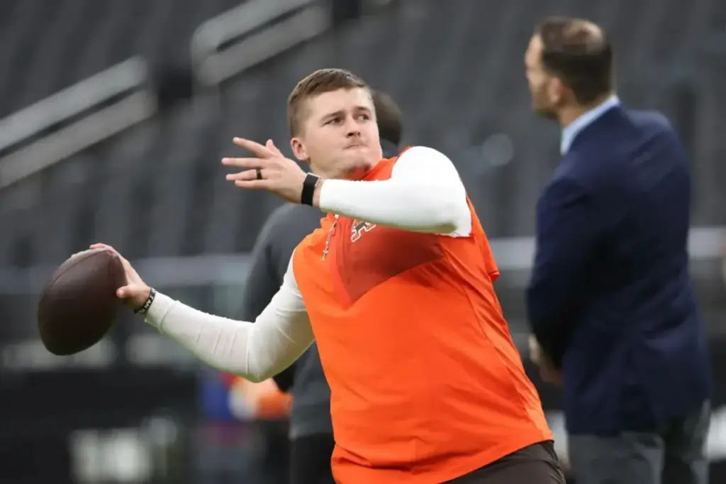 Jets sign Bailey Zappe to a future contract as they start to reshape their quarterback lineup.