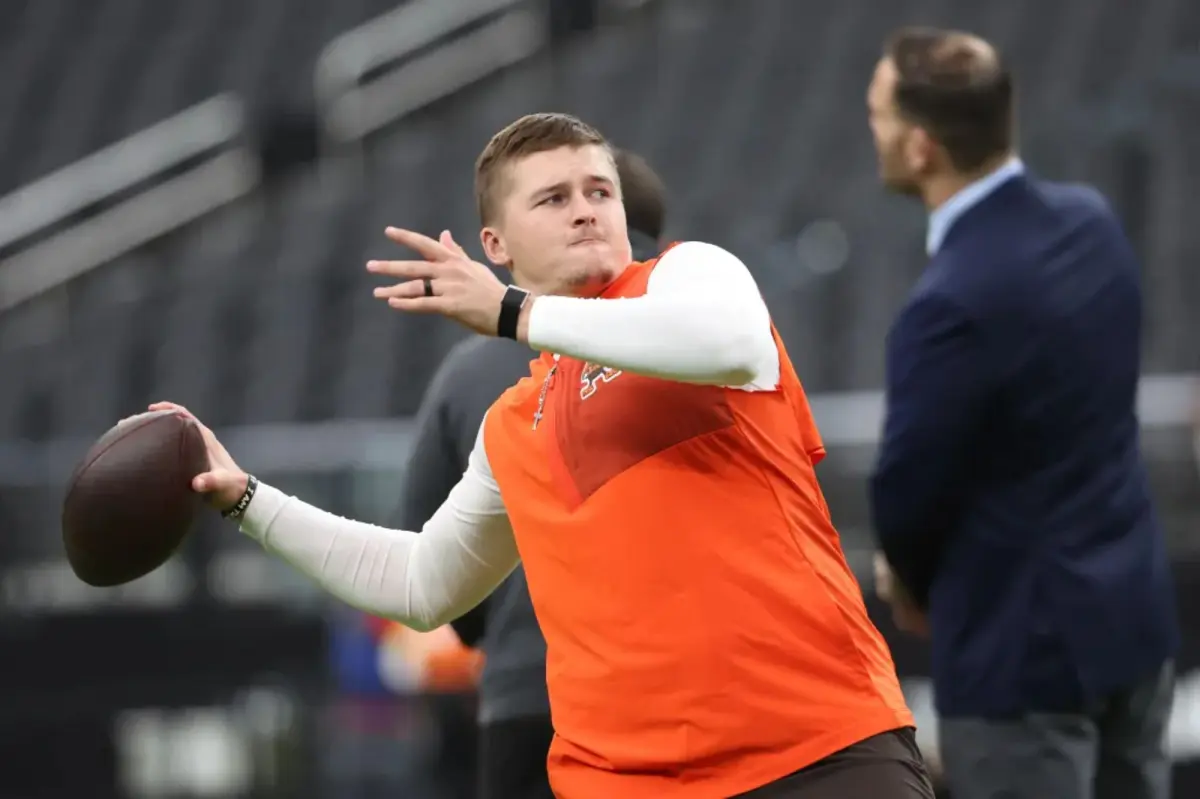 Jets sign Bailey Zappe to a future contract as they start to reshape their quarterback lineup.