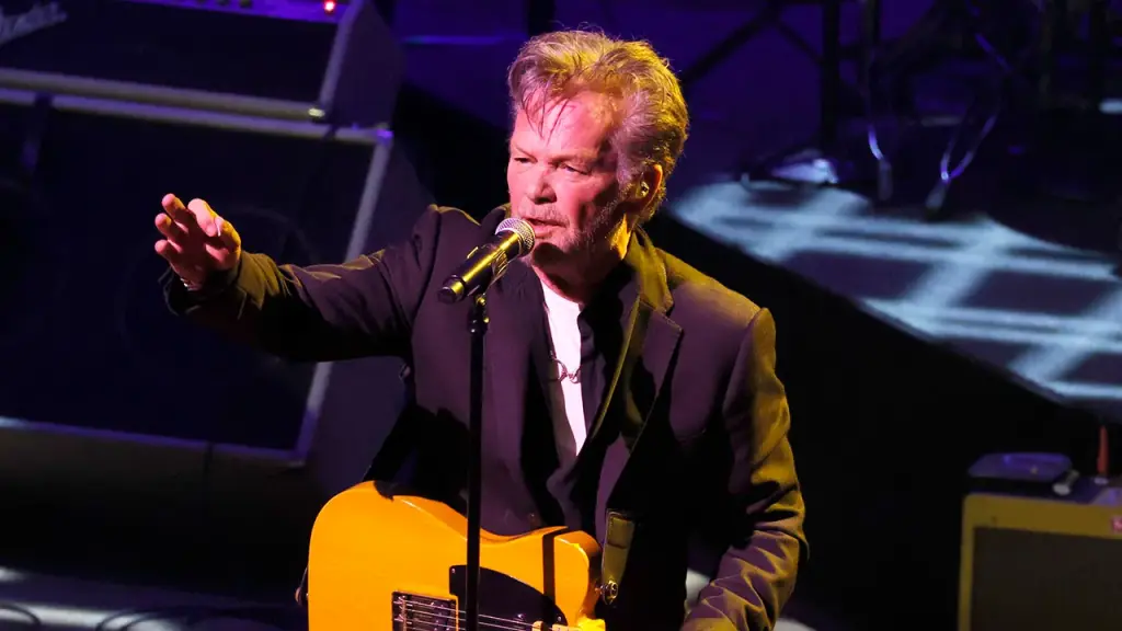 John Mellencamp expresses that today's politicians lack humility and respect.