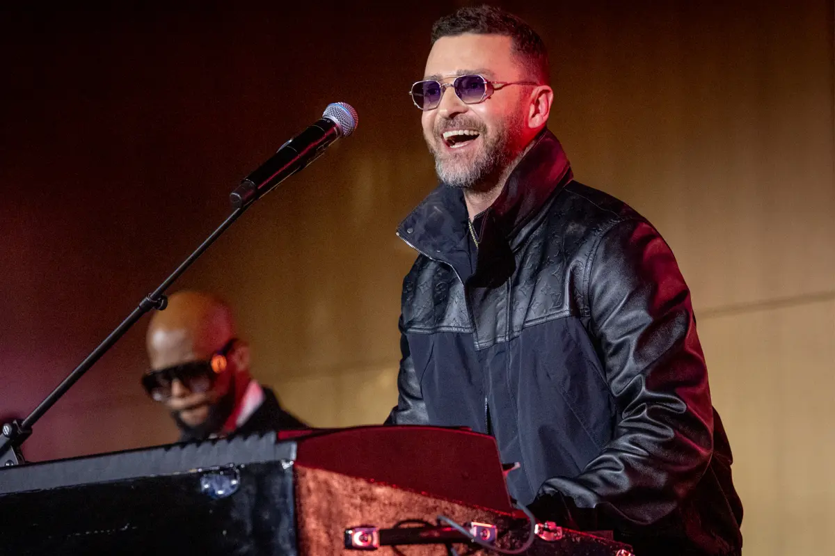 Justin Timberlake takes the stage for the first time since being diagnosed with Lyme Disease at a Grammys event