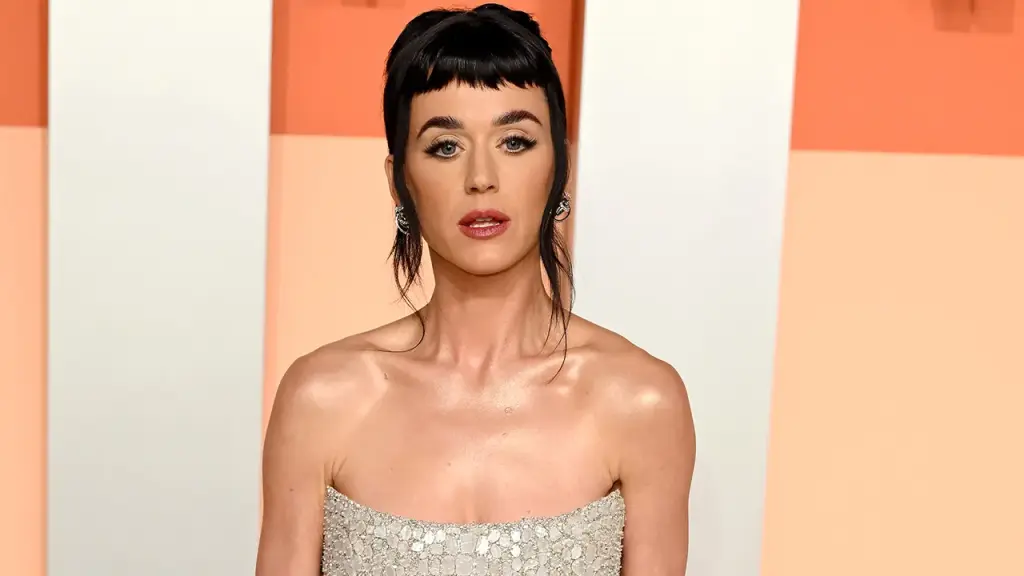 Katy Perry posts vacation pictures featuring Justin Trudeau and her former partner Orlando Bloom.