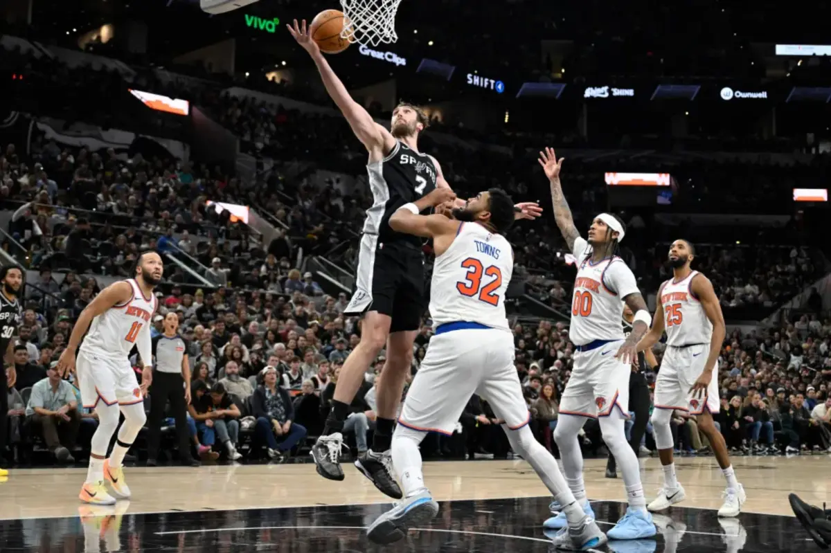 Knicks' rebounding ability collapsed in frustrating defeat to Spurs