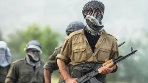 Kurdish factions attempted to cross the Iran-Iraq border during a continuing crackdown, according to reports.