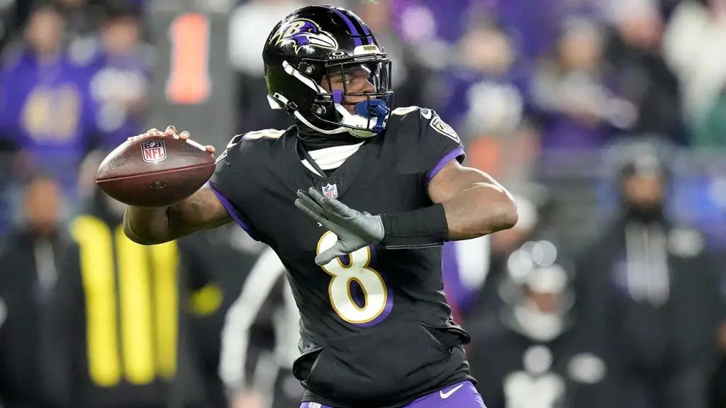 Lamar Jackson announces he will start for the Ravens in the season finale against the Steelers.