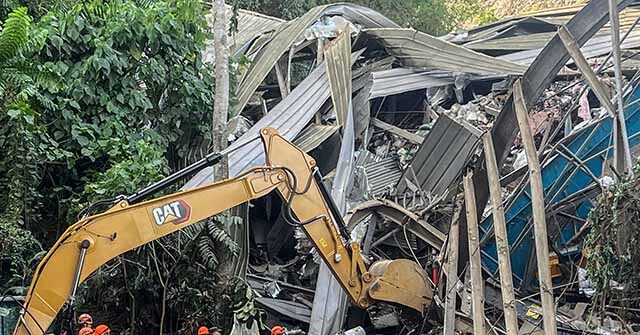 Landfill in the Philippines Falls, Submerging Village in Waste and Causing Two Deaths