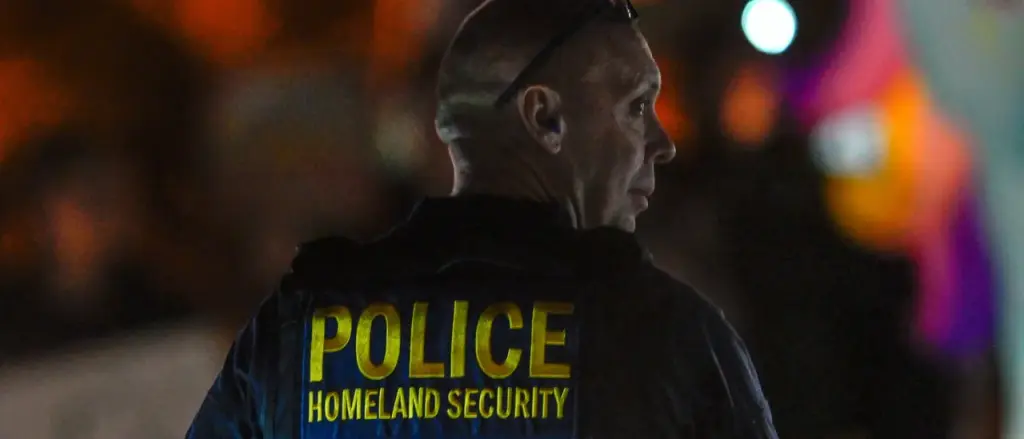 Large Hotel Alleged to Deny Service to ICE During Minneapolis Enforcement