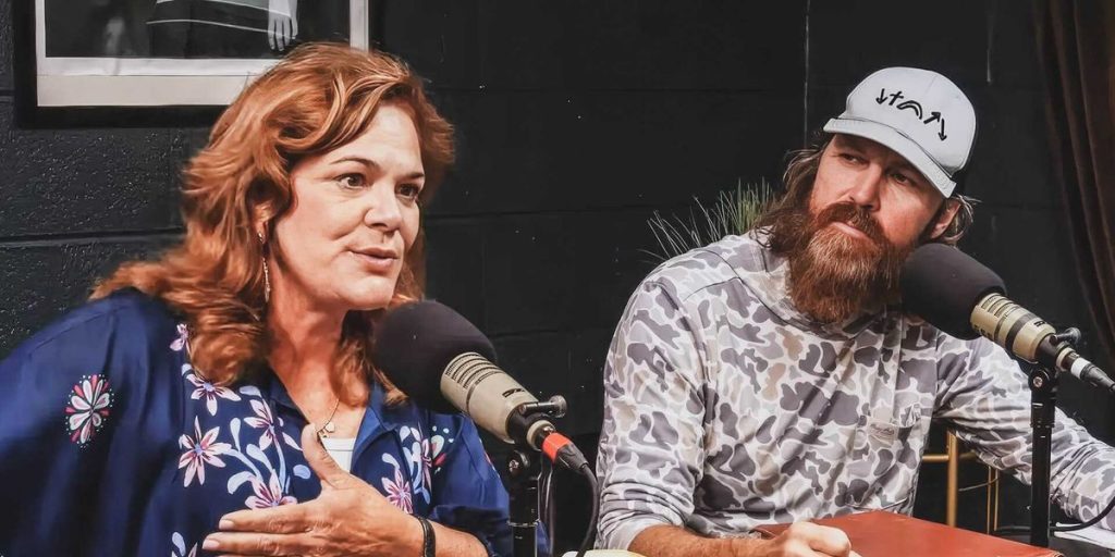 Lisa Harper's touching and inspiring adoption story brings the Robertsons to tears on 'Unashamed'