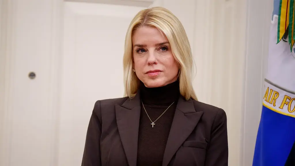 Maduro takes into custody Venezuelan leader accused of drug trafficking, according to Bondi.