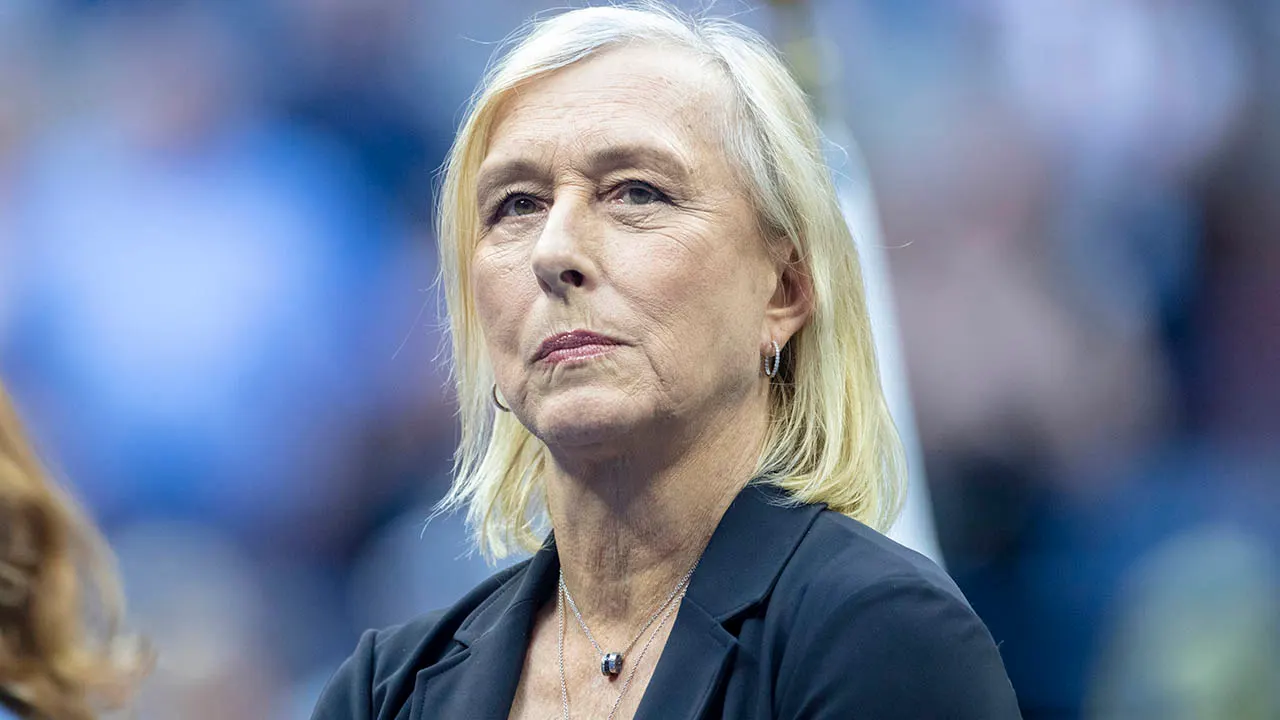 Martina Navratilova supports J.K. Rowling in the online discussion about transgender issues.