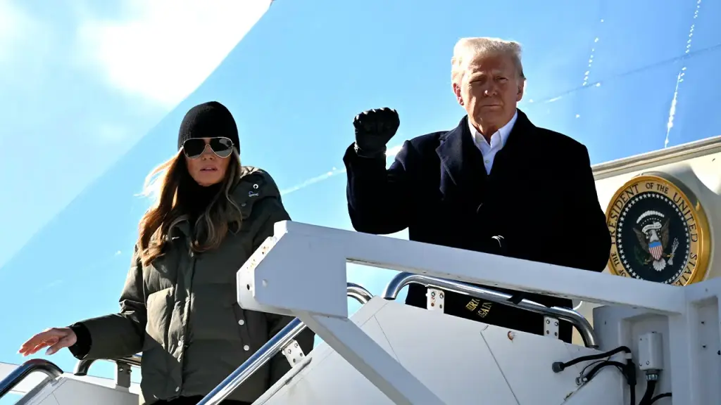 Mechanical problem with Air Force One delays President Trump's trip to Davos