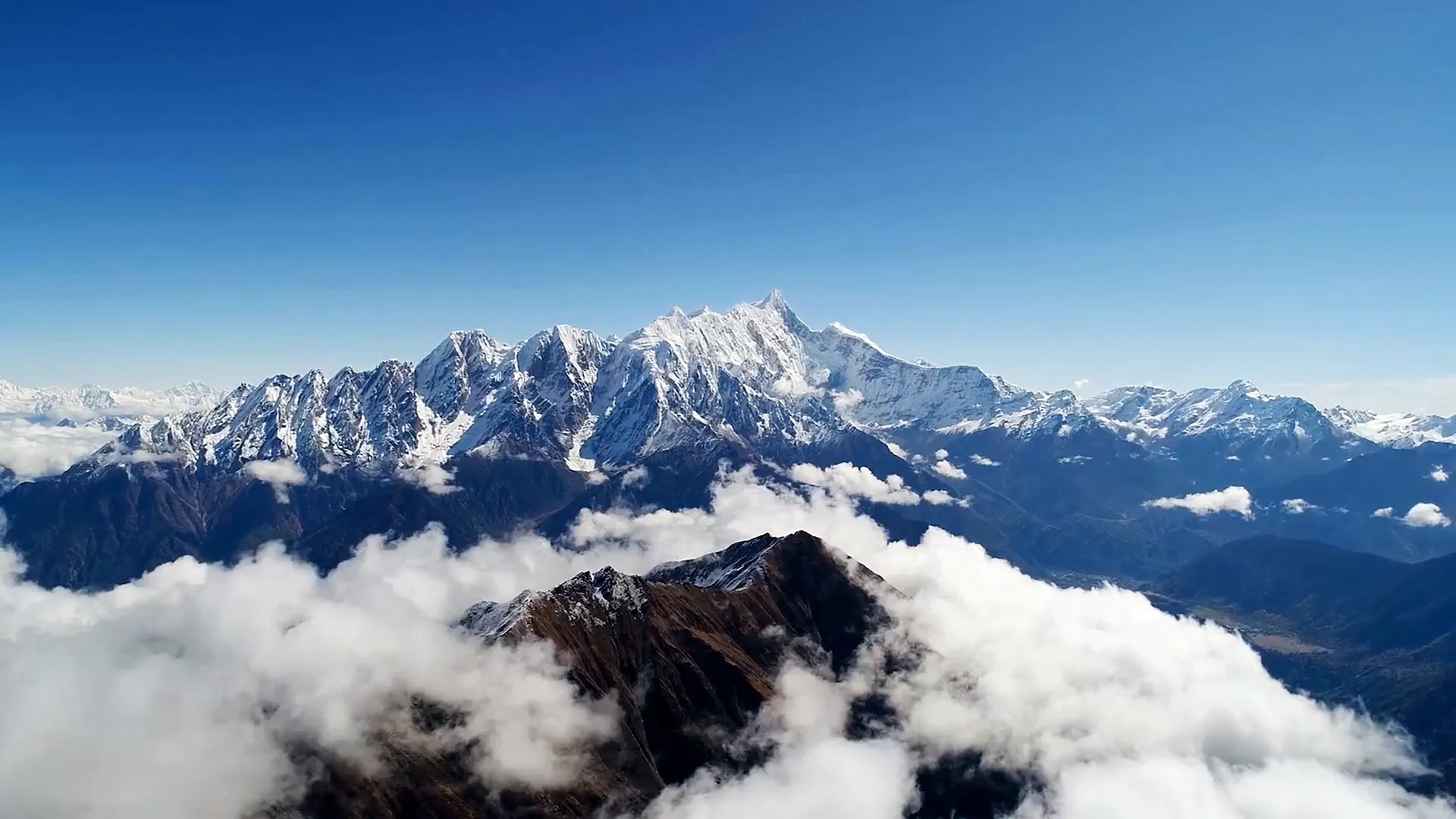 Mike Tobin ascends Mount Everest in a documentary for Fox Nation.