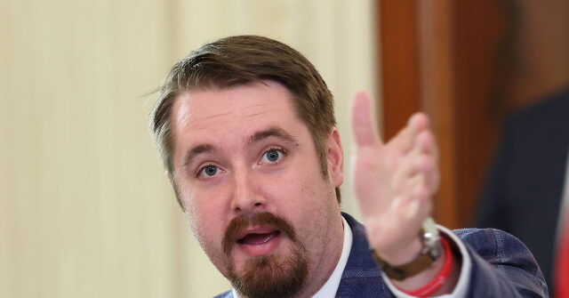 Minneapolis Police Ask Reporters to 'Vacate the Scene' Following Assault