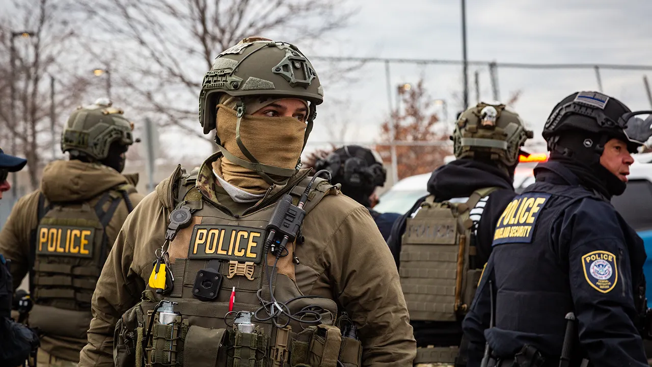 Minnesota judge prohibits federal agents from using tear gas on nonviolent demonstrators