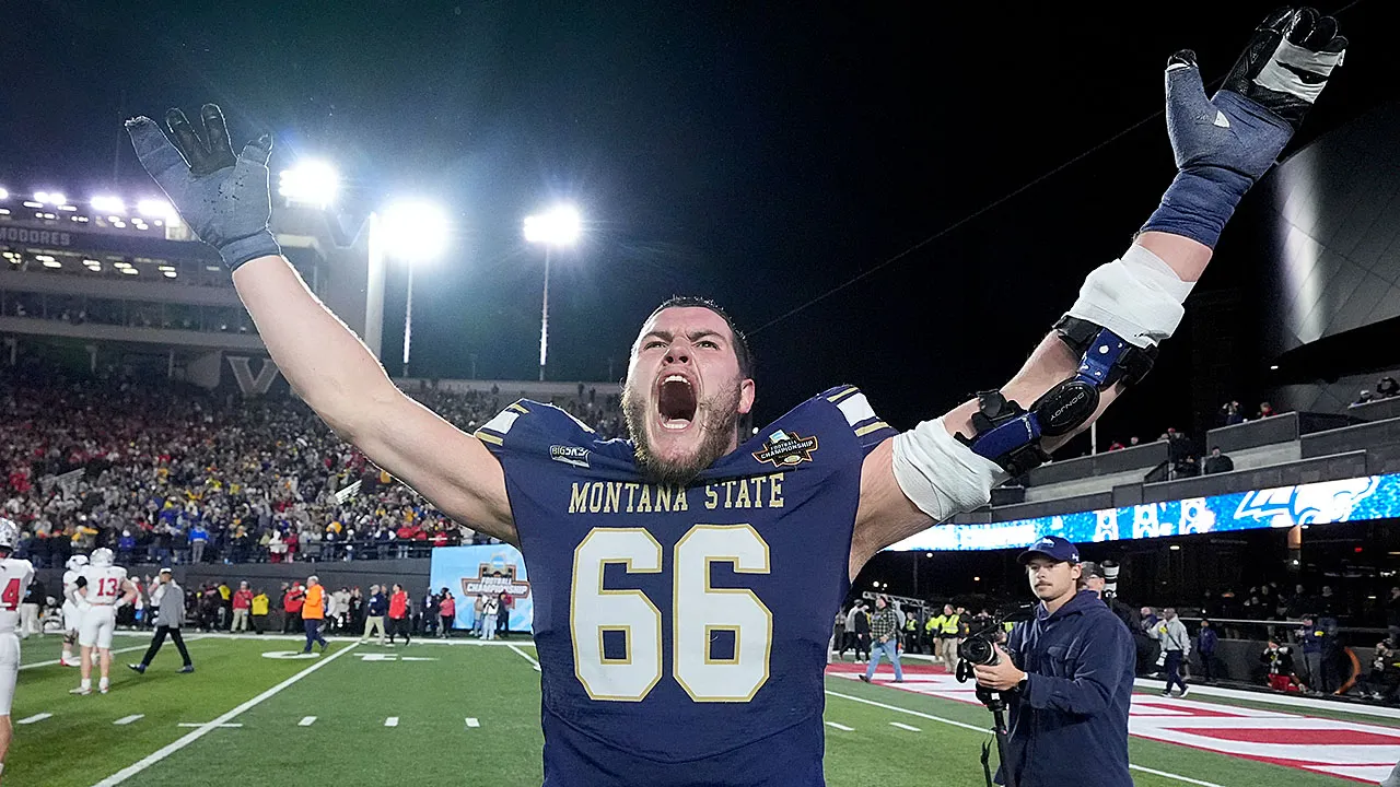 Montana State defeats Illinois State 35-34 to win the FCS championship