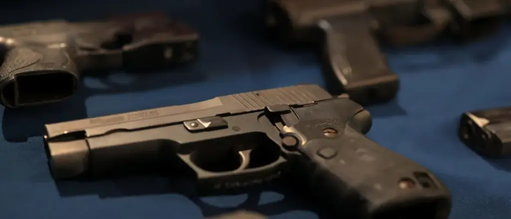 Mother Demands Her Son: Secretary Celebrated as Hero After Parent Reportedly Arrives at School Armed