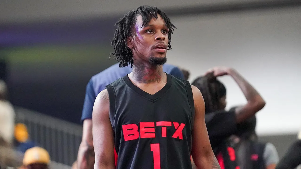 Music artist Toosii departs from Syracuse football team following disagreement with coach