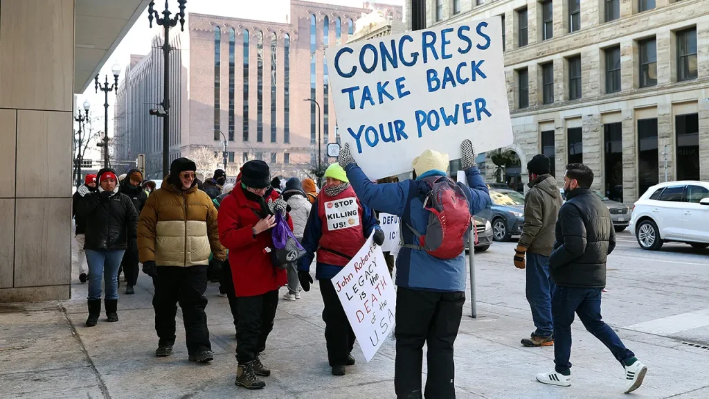 NBA fans organize protest against ICE during T'Wolves-Warriors matchup