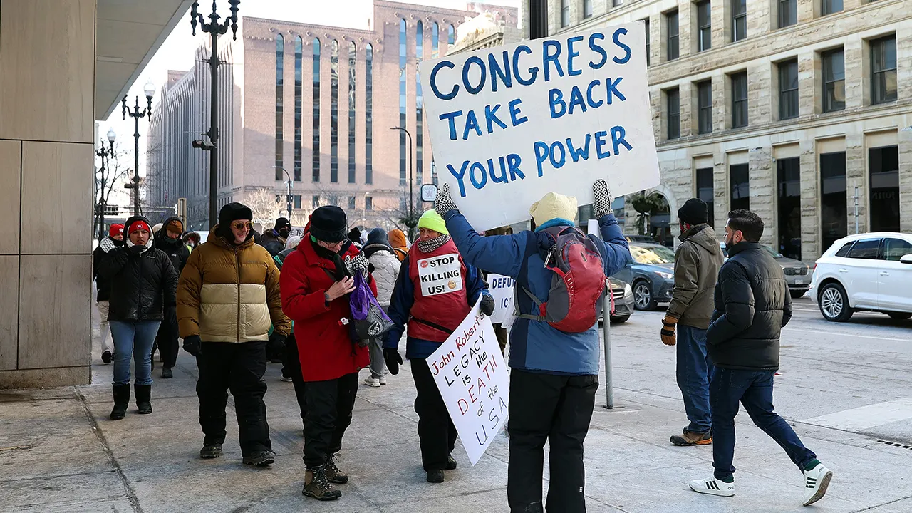 NBA fans organize protest against ICE during T'Wolves-Warriors matchup