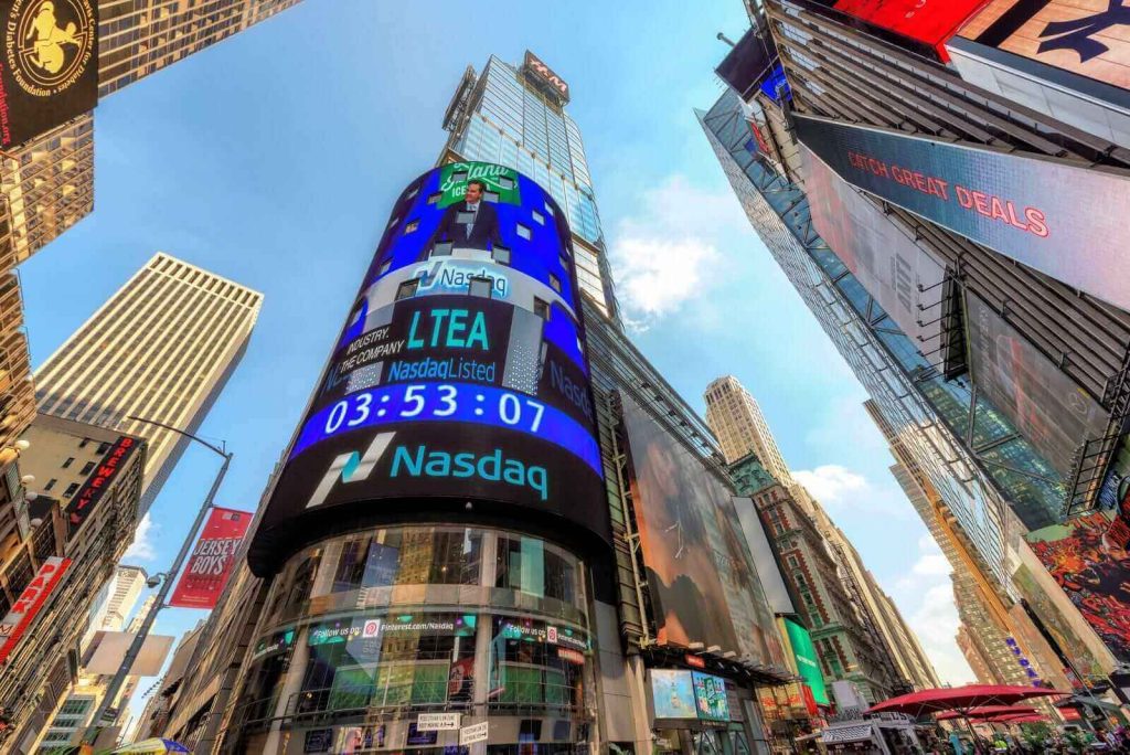 Nasdaq Futures Surge as ASML Stimulates Growth, Anticipating Fed Decision and Major Tech Earnings
