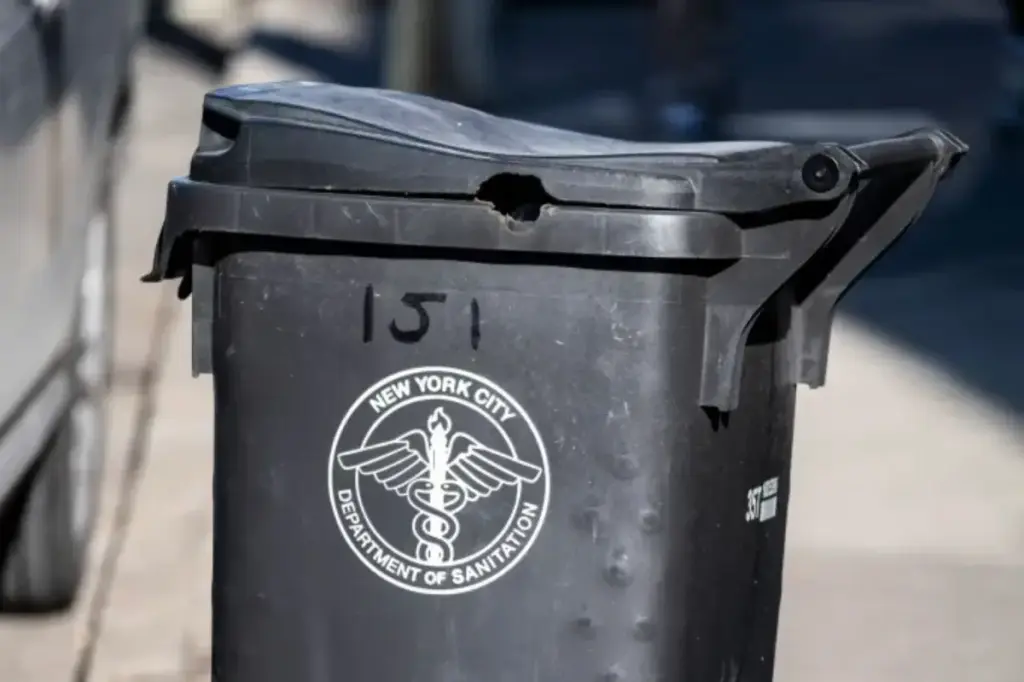 New Yorkers required to purchase new garbage bins — but finding them may be difficult