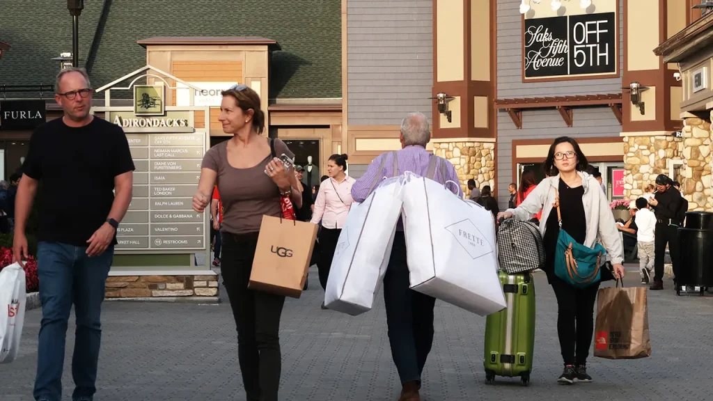 Numerous Saks OFF 5TH stores are shutting down across the country after filing for bankruptcy.