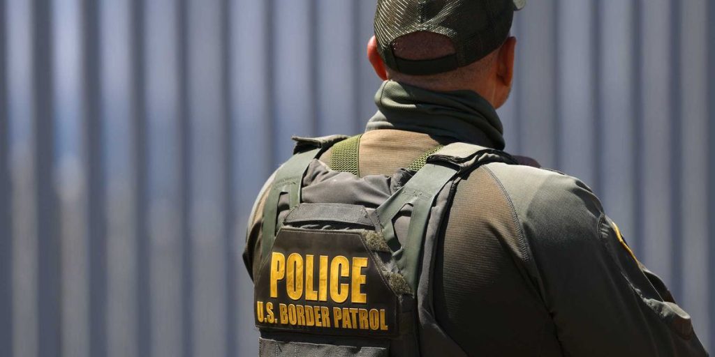 Over 100 angry community members criticize elementary school teacher for a 2-word post about ICE