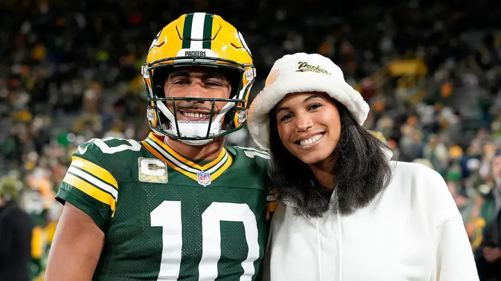Packers' Jordan Love and Ronika Stone reveal they are expecting a baby