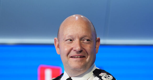 Police Chief Involved in Israeli Fan Ban Scandal Leaves with Complete Pension