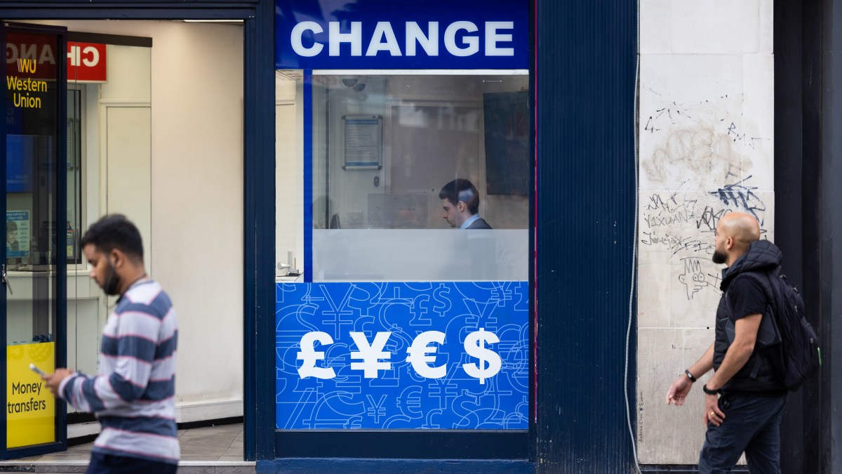 Pound approaches a five-year peak against the dollar