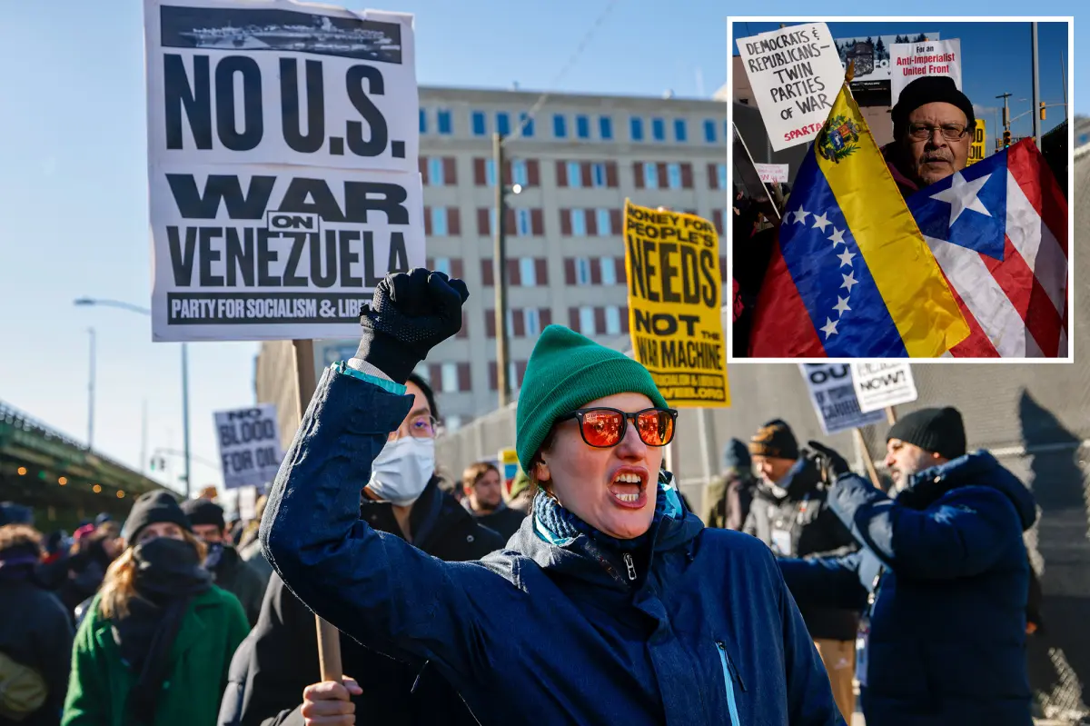 Protesters in keffiyehs support Nicolas Maduro outside NYC detention center