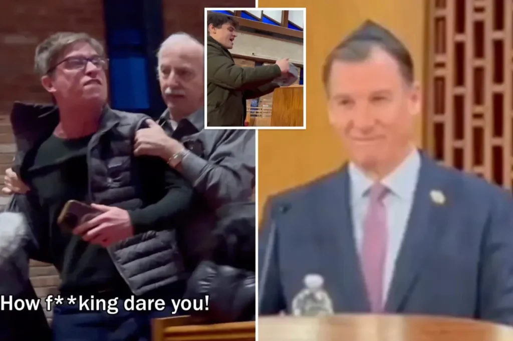 Protesters invade Jewish temple to ridicule LI Rep. Suozzi regarding ICE