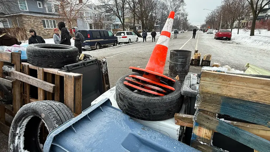 Renee Nicole Good shot by ICE agent, protests break out in Minneapolis following her death