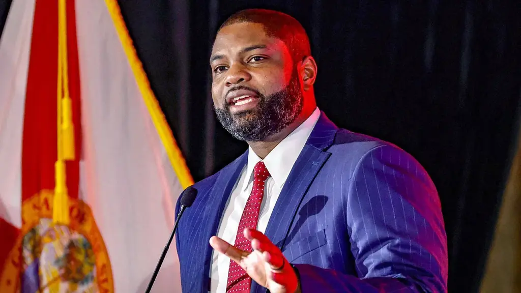 Rep. Donalds labels Minneapolis Mayor Jacob Frey a 'fool' during immigration turmoil