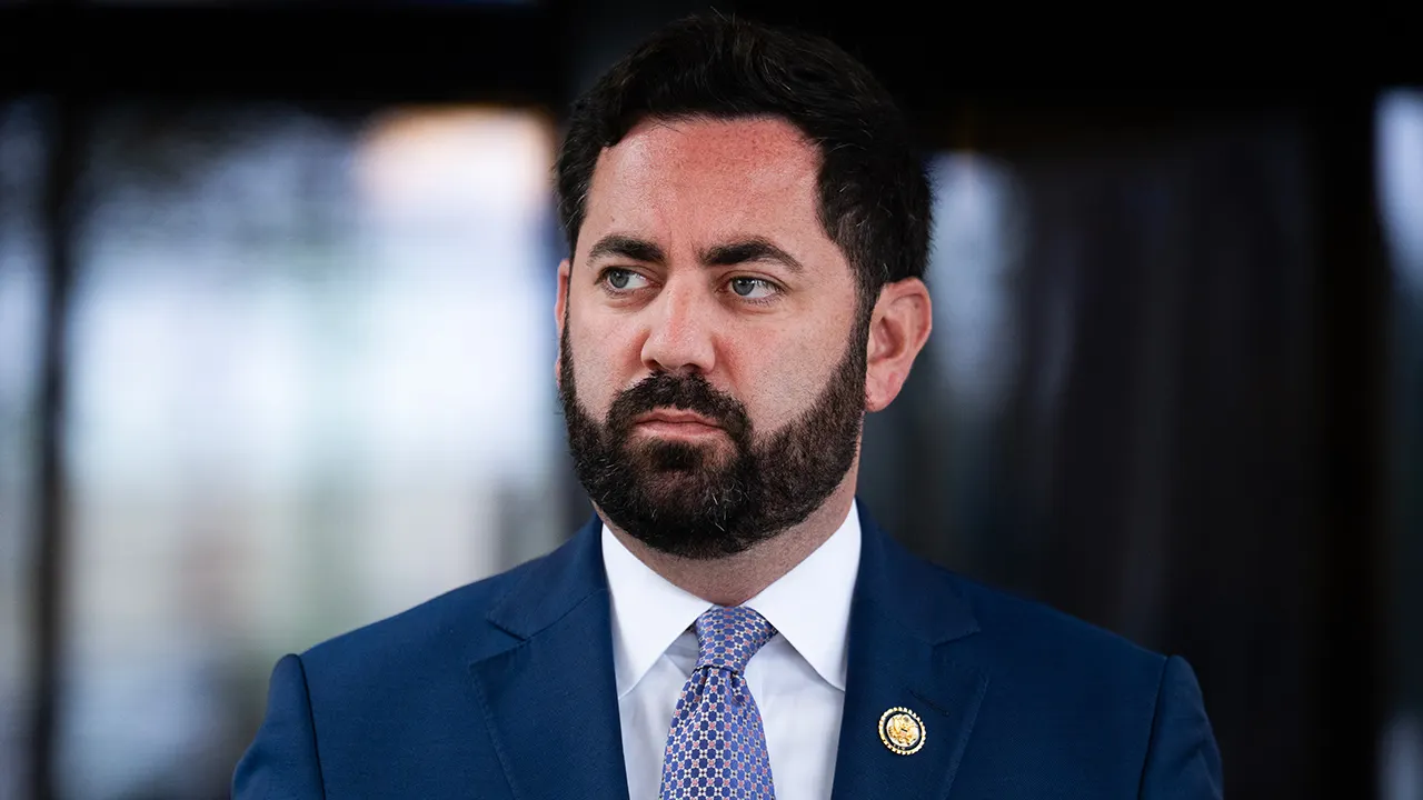 Republican Representative Mike Lawler presents a bill to address the Democratic election 'plan'