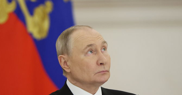 Russia Stays Passive in Venezuela, Not Taking Clear Steps to Aid Nicolás Maduro