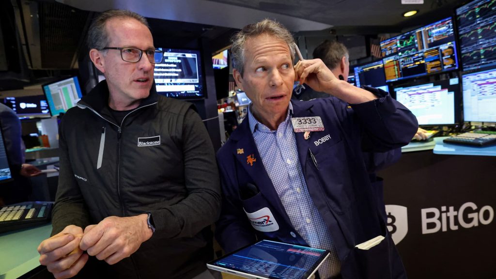 S&P 500 increases as Apple and Meta rise before earnings: Live updates