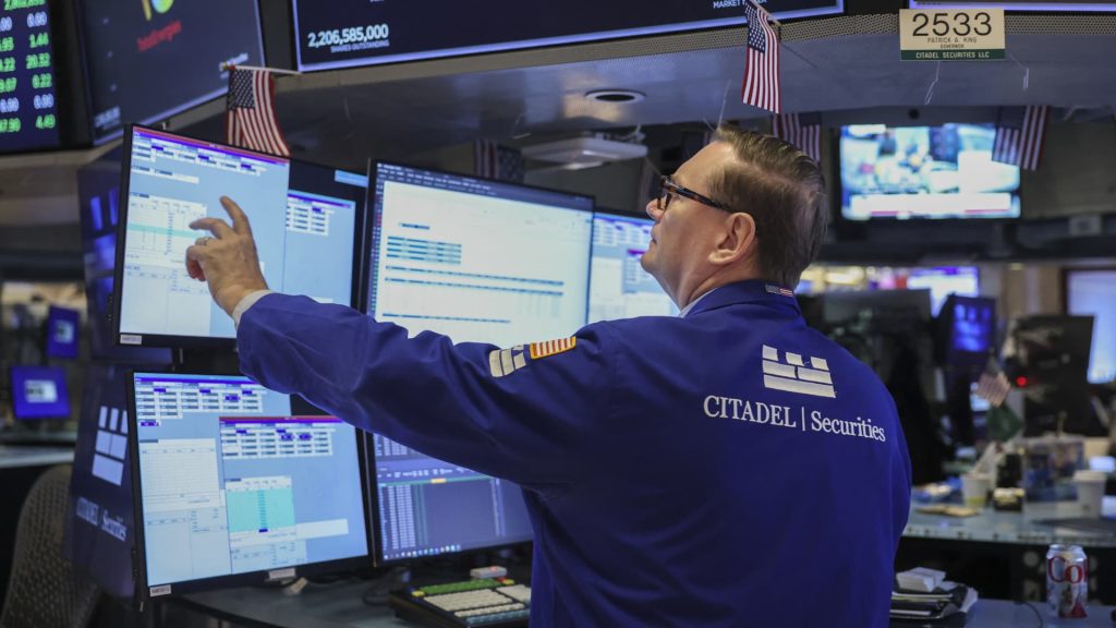 S&P 500 retreats from all-time high as JPMorgan stock drops and traders navigate a flood of Trump requests: Live updates