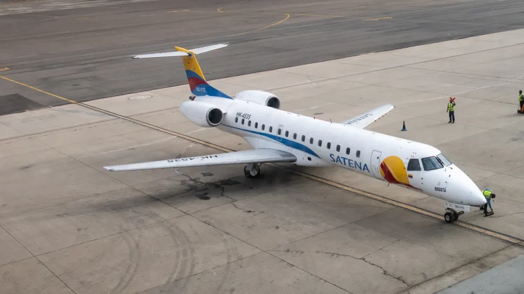 Satena Airlines plane crashes in Colombia, resulting in 15 fatalities, including a legislator.