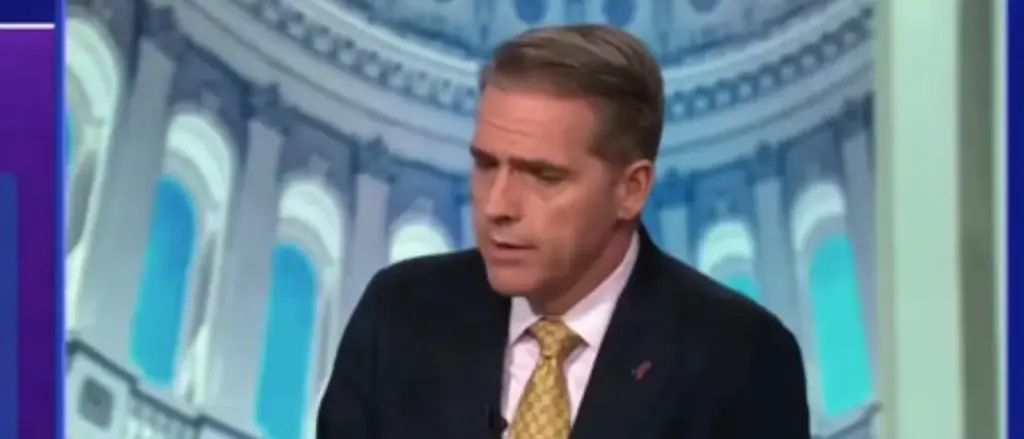 Scott Jennings States ICE Agents in Minneapolis Are Anticipated to Show a Level of Conduct Beyond What Most People Can Achieve