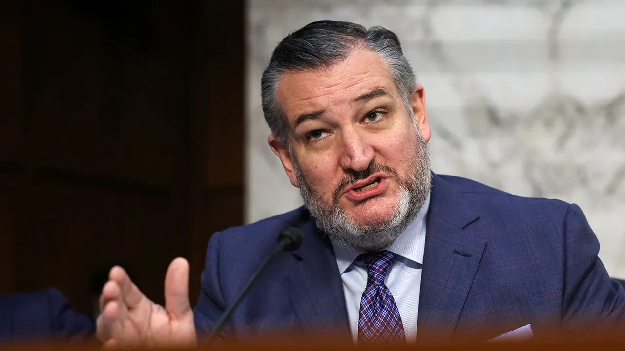 Sen Ted Cruz calls for the impeachment of the judge who sentenced the person who tried to assassinate Kavanaugh.