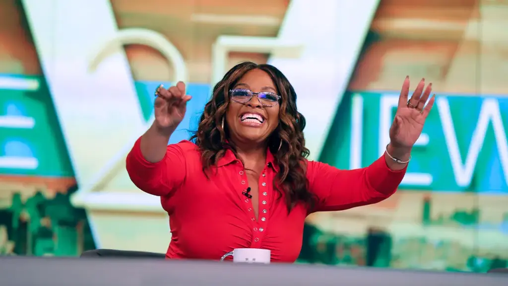 Sherri Shepherd supports Jenny McCarthy's remarks about a change in political views on 'The View'