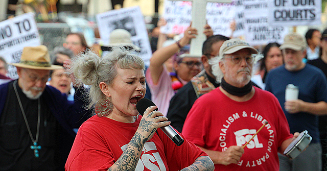 Small Group of San Antonio Socialists Demonstrate Against U.S. Arrest of Maduro While Venezuelan Exiles Celebrate