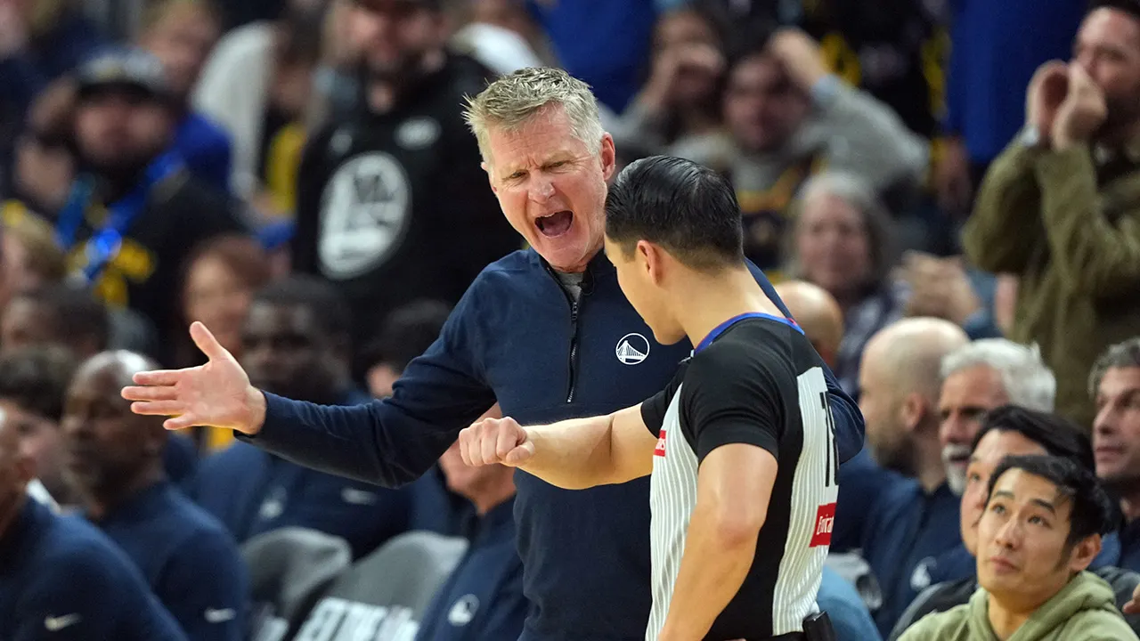 Snoop Dogg shares funny thoughts during Steve Kerr's ejection