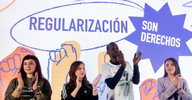 Spain's Socialist Government to Offer Amnesty to 500,000 Undocumented Migrants